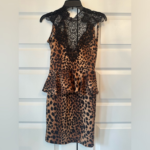BEAUTIFUL CHEETAH PRINT AND BLACK LACE DRESS - Picture 1 of 7